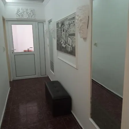 International 2-star Spacious 88 Sq M Apartamento *