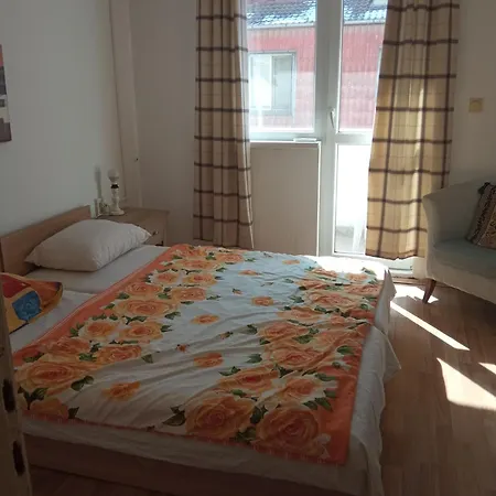 International 2-star Spacious 88 Sq M Apartament *