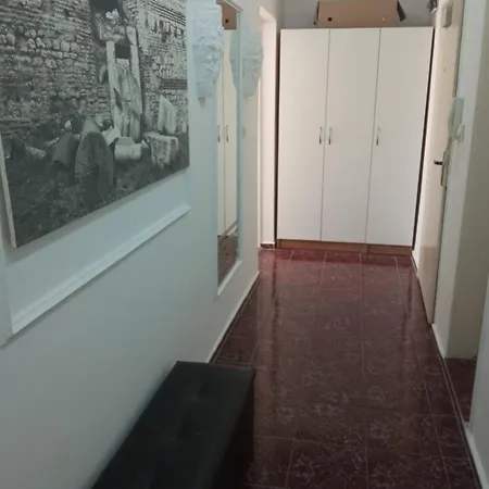 Apartament International 2-star Spacious 88 Sq M *