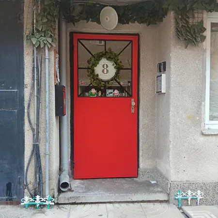 International 2-star Spacious 88 Sq M Apartament Warna