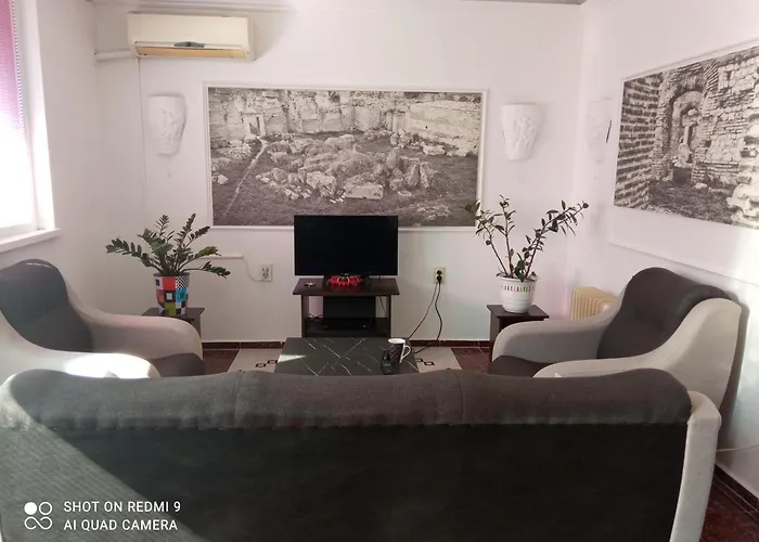 International 2-star Spacious 88 Sq M Apartament